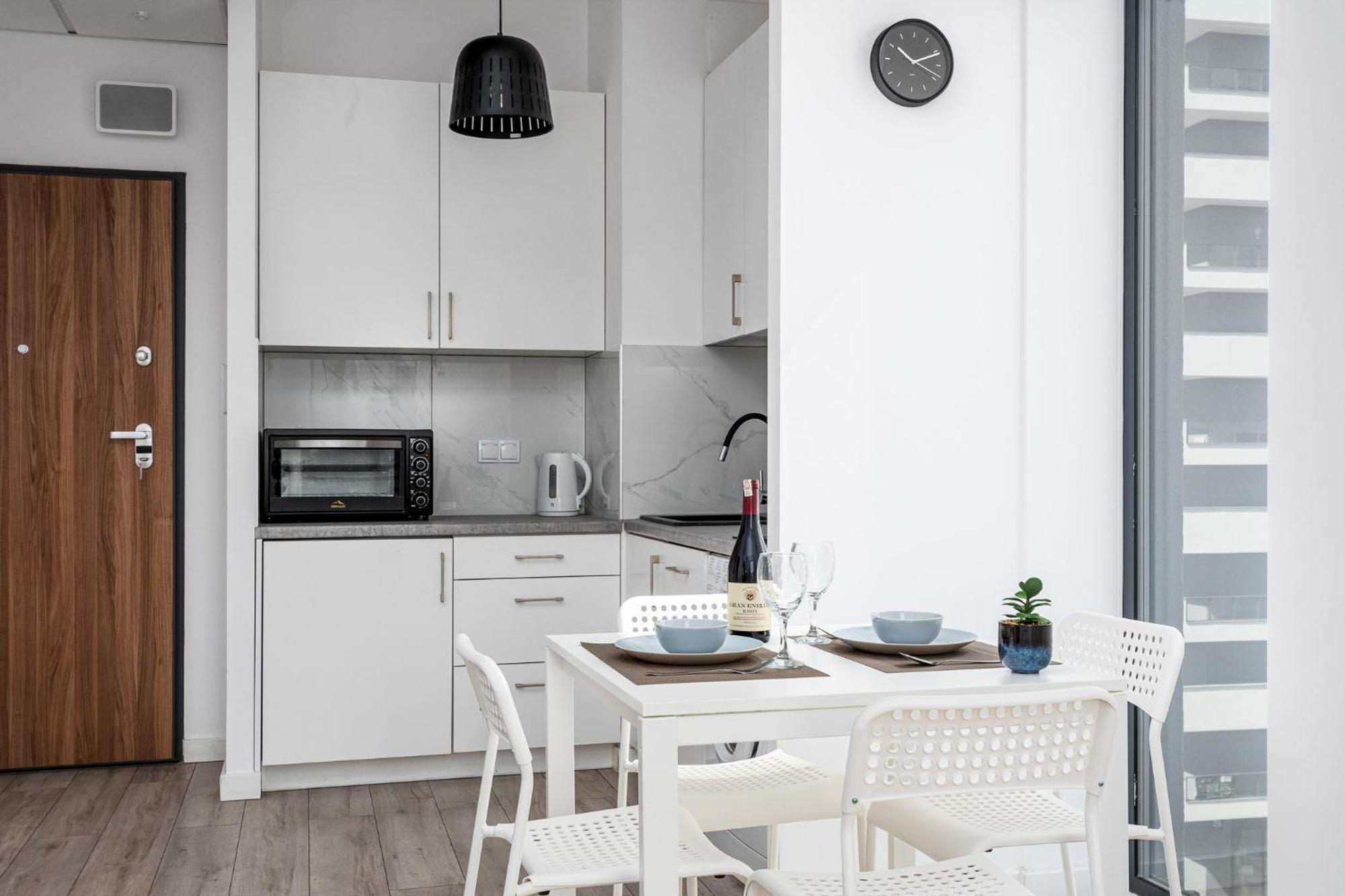 Appartamento Apart D&K Free Parking Aleja Prymasa Tysiaclecia 83A Varsavia Esterno foto