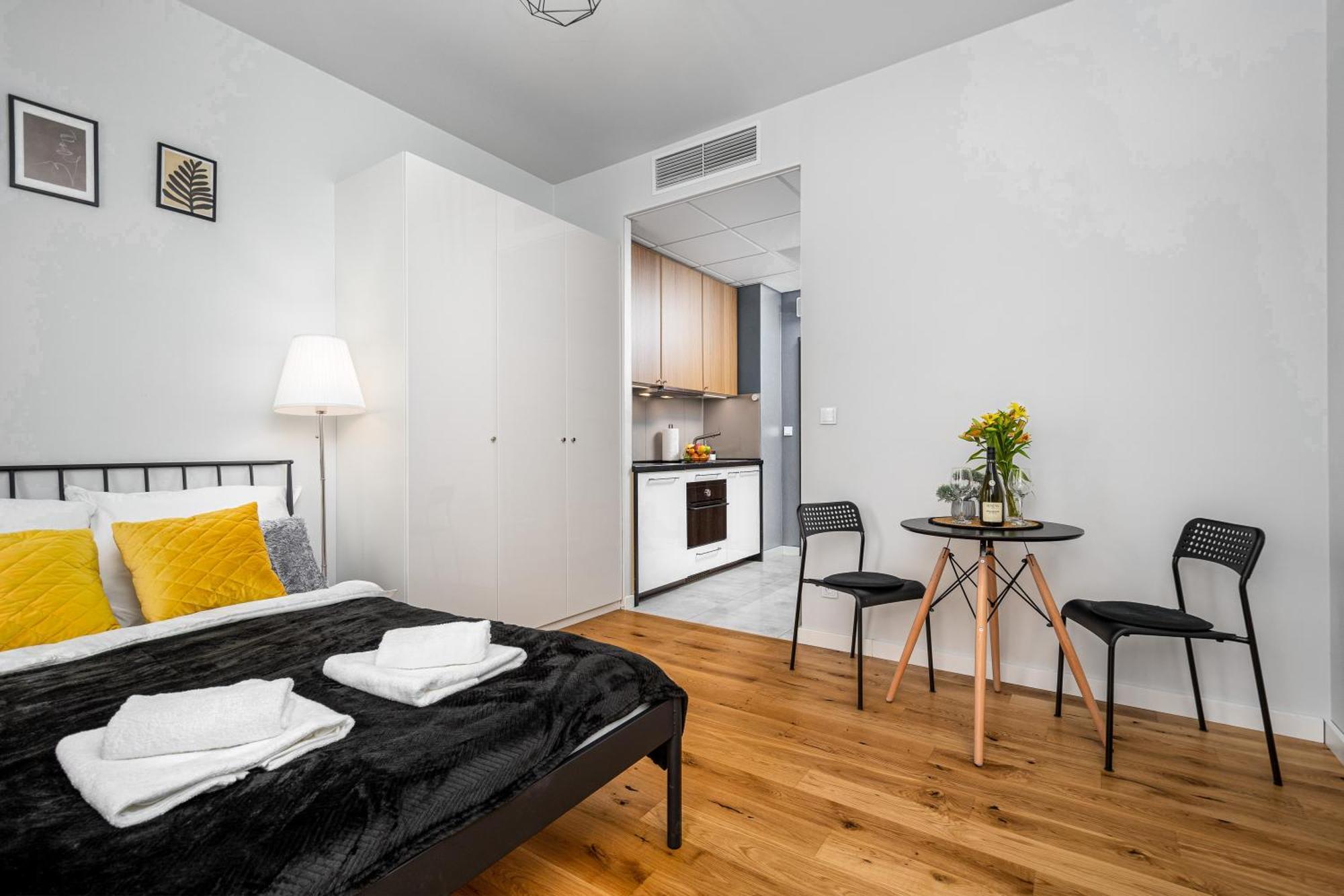 Appartamento Apart D&K Free Parking Aleja Prymasa Tysiaclecia 83A Varsavia Esterno foto