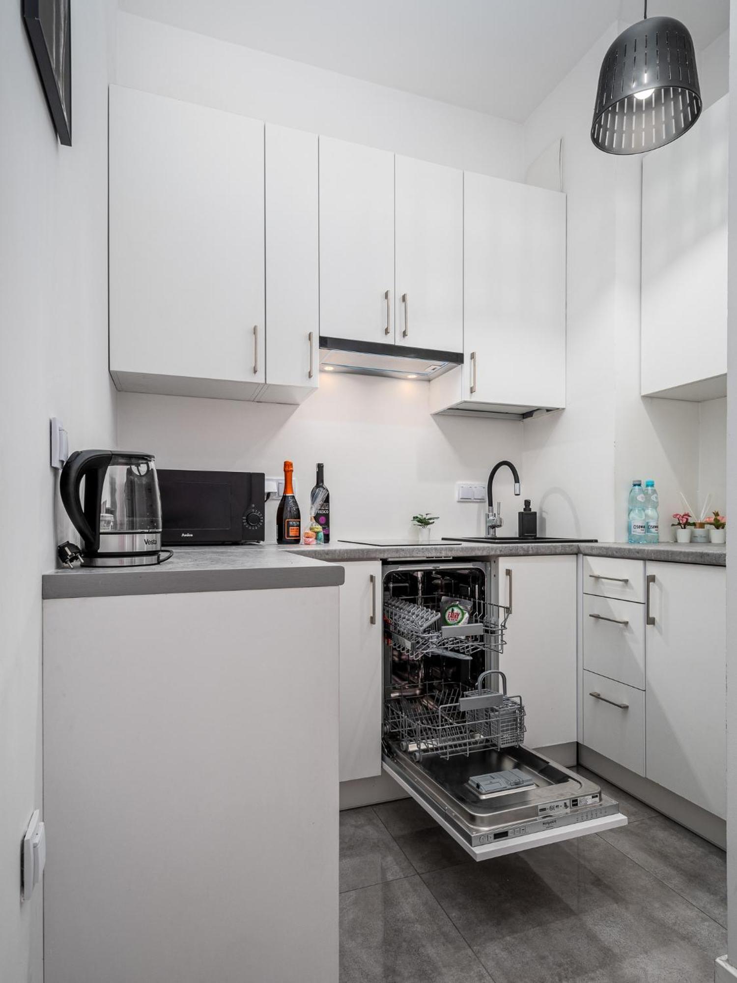 Appartamento Apart D&K Free Parking Aleja Prymasa Tysiaclecia 83A Varsavia Esterno foto